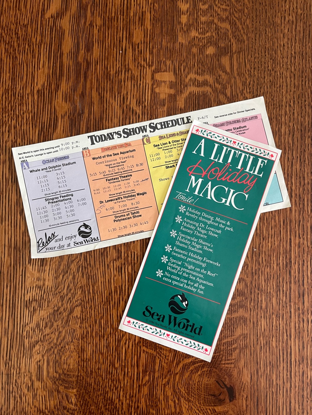 Vintage 80's Seaworld A Little Holiday Magic Leaflet, Schedule, and Holiday News
